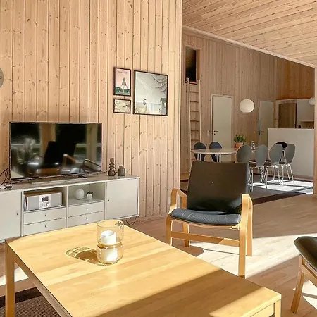 Holiday home 3 Bedroom In Aakirkeby