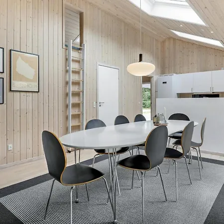 Stunning In Aakirkeby With Wifi * Vester Somarken