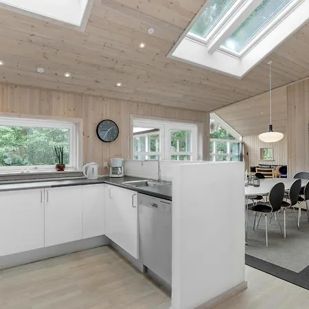 Stunning In Aakirkeby With Wifi Vester Somarken