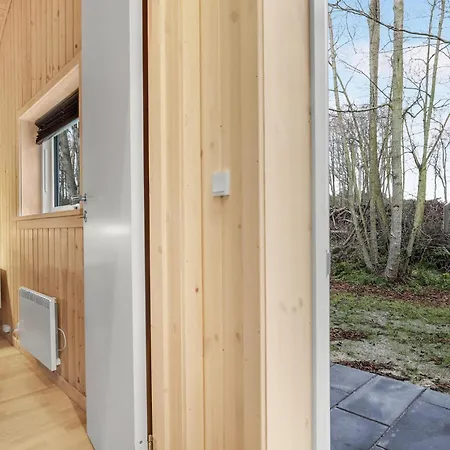 Dom wakacyjny Stunning In Aakirkeby With Wifi Vester Somarken