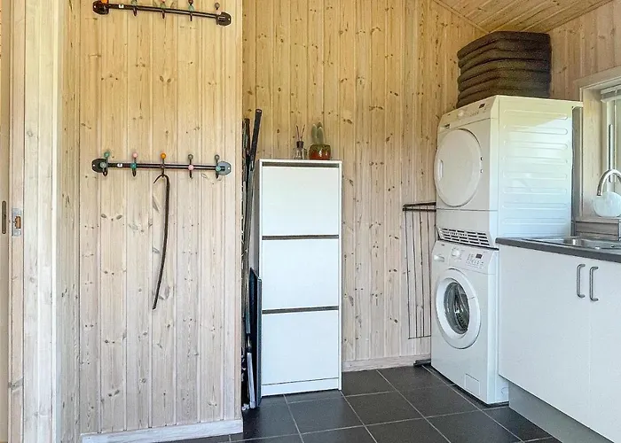 Stunning In Aakirkeby With Wifi * Vester Somarken