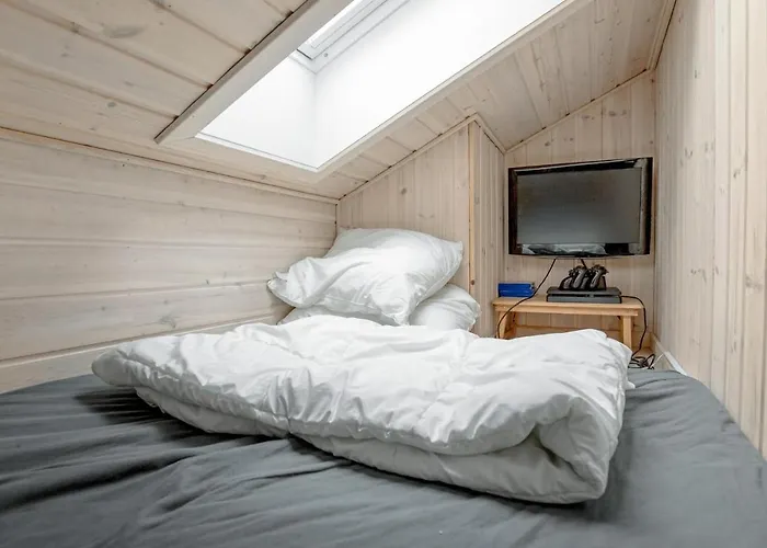 بيت للعطل Stunning In Aakirkeby With Wifi