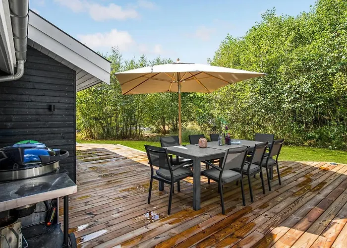 Stunning In Aakirkeby With Wifi