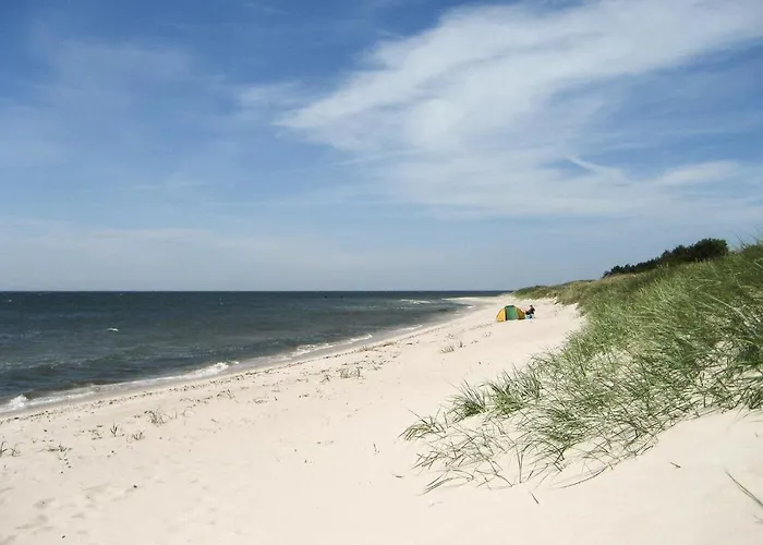 Stunning In Aakirkeby With Wifi بيت للعطل