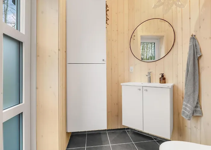 Stunning In Aakirkeby With Wifi * Vester Somarken