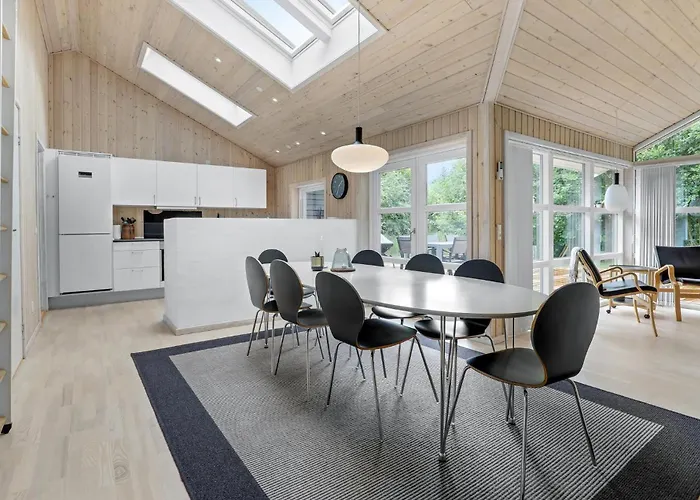 Stunning In Aakirkeby With Wifi Vester Somarken